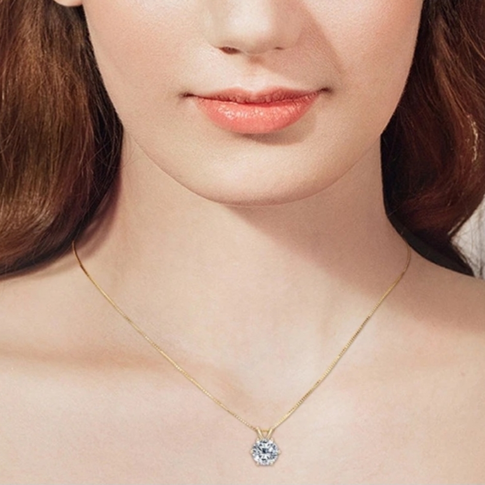 Elegant Gold and Silver Pendant Necklace